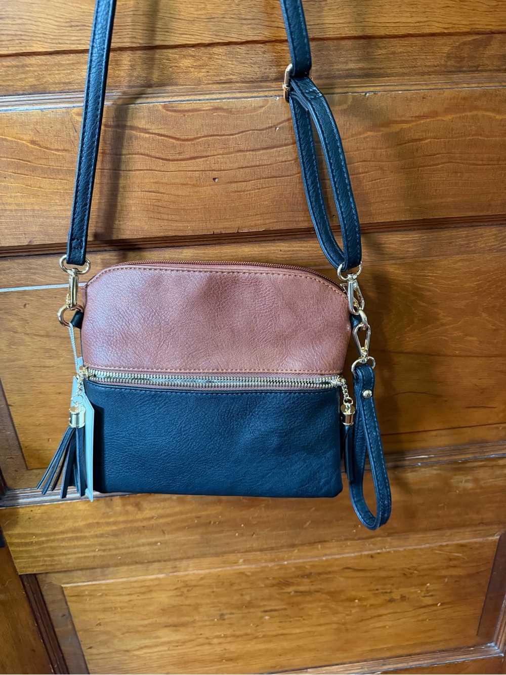 Black Crossbody Bag with Tassel - - Picture 4 of 5